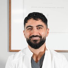 Portrett av tannlege Omar Abdelghani